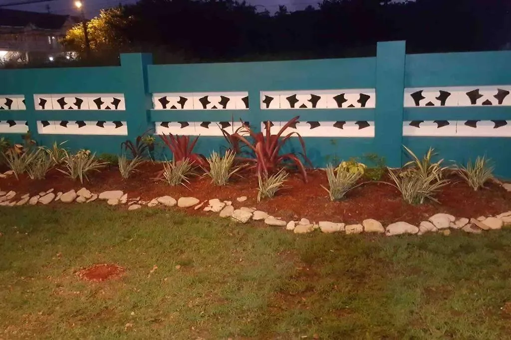 Beach House In Crown Point- Walk To The Beach Bon Accord Village