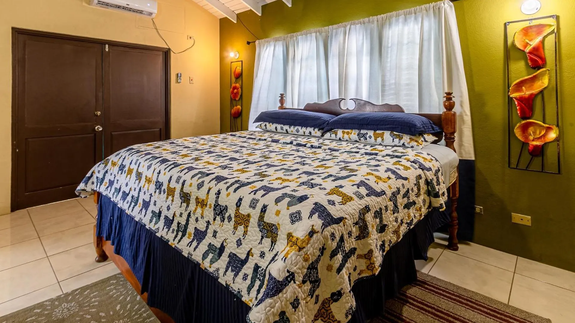 Beach House In Crown Point- Walk To The Beach Bon Accord Village 0*,  Trinidad & Tobago