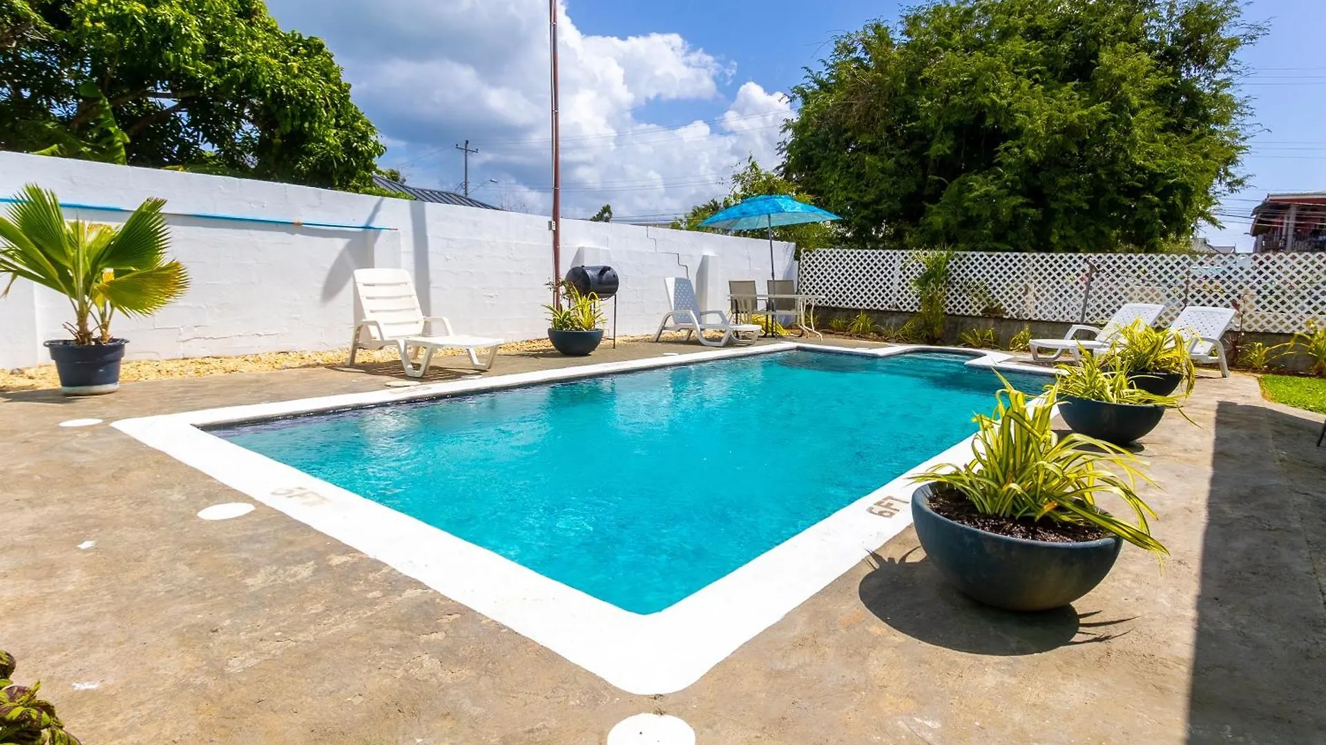 Beach House In Crown Point- Walk To The Beach Bon Accord Village Trinidad & Tobago